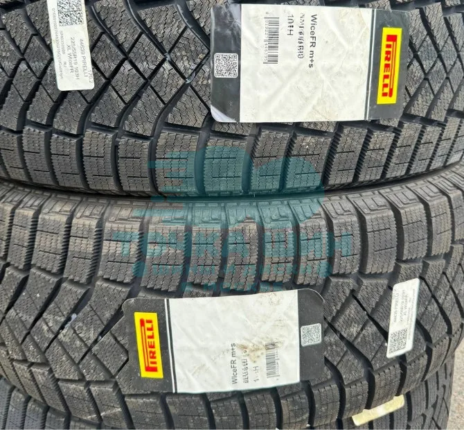 Шина Pirelli Ice Zero FR 225/55 R17 101H XL — фото 1