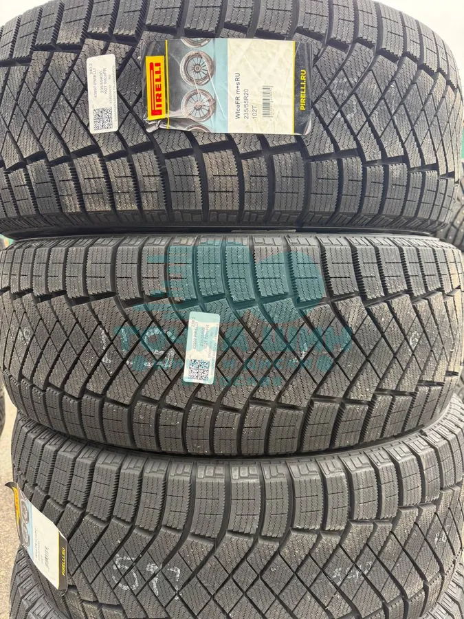 Шина Pirelli Ice Zero FR 235/55 R20 102T — фото 1