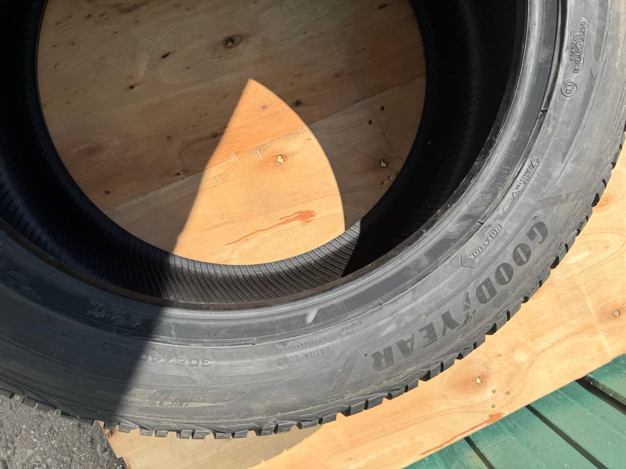 Боковина 305/40 R20 112T: EXTRA LOAD, ROTATION