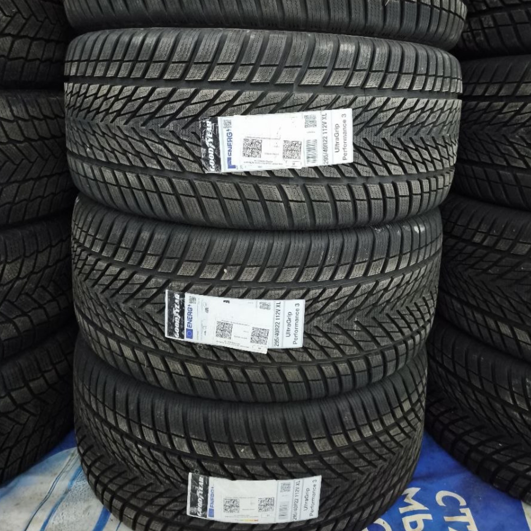 Протектор Goodyear UltraGrip Performance 3 295/40 R22 на складе
