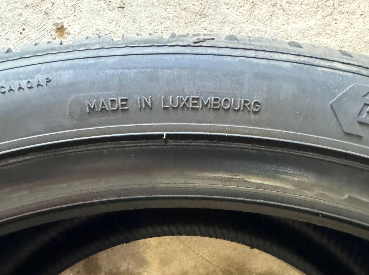 Маркировка Made in Luxembourg на боковине
