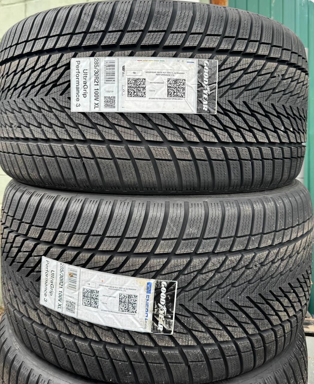 Задние шины 285/30 R21 100V XL — этикетки