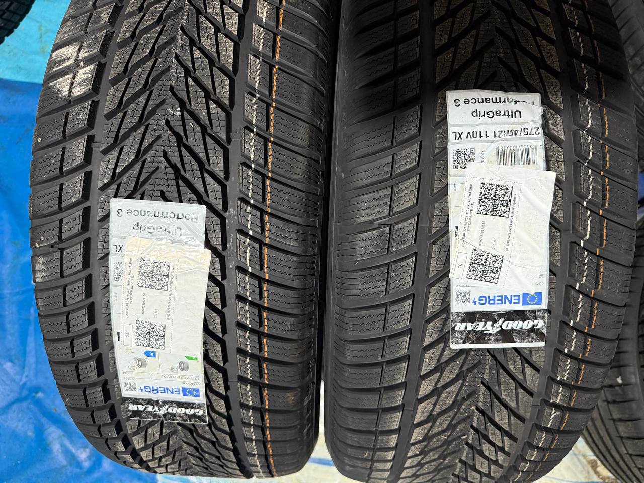 Передняя и задняя шины Goodyear UltraGrip Performance 3