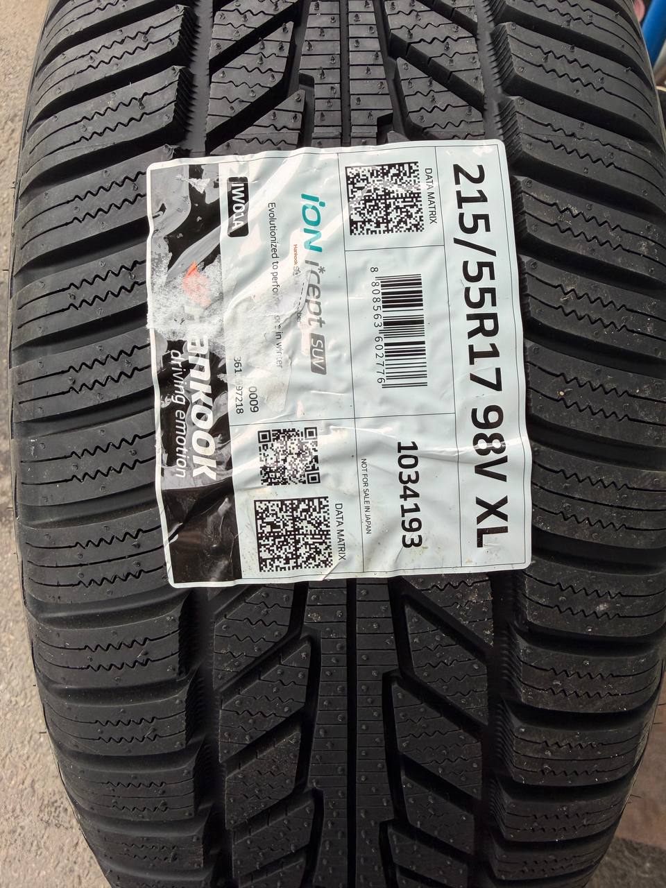 Hankook iON i*cept SUV IW01A 215/55 R17 98V XL — этикетка
