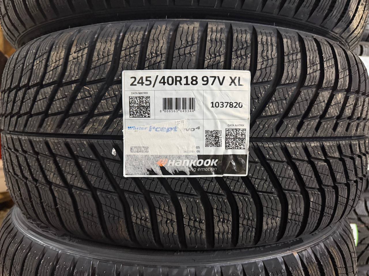 Зимние шины 245/40 R18 для Audi A4 и A5 на складе
