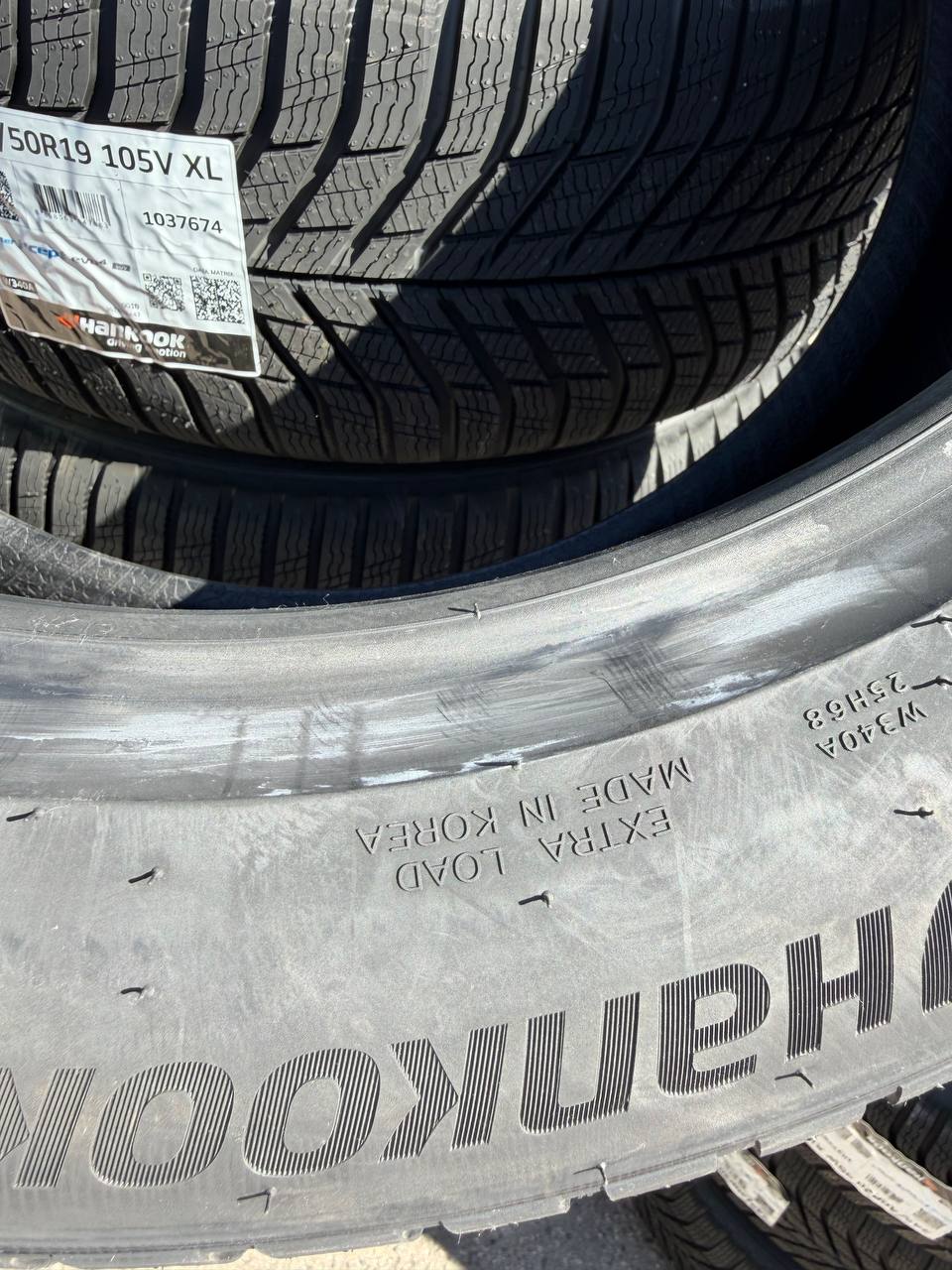 Маркировка MADE IN KOREA и EXTRA LOAD на боковине