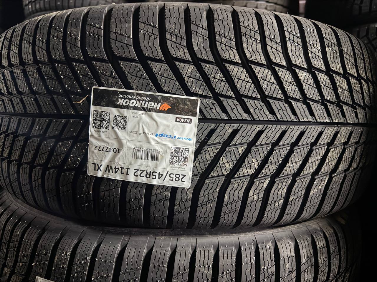 Hankook evo4 SUV 285/45 R22 — протектор