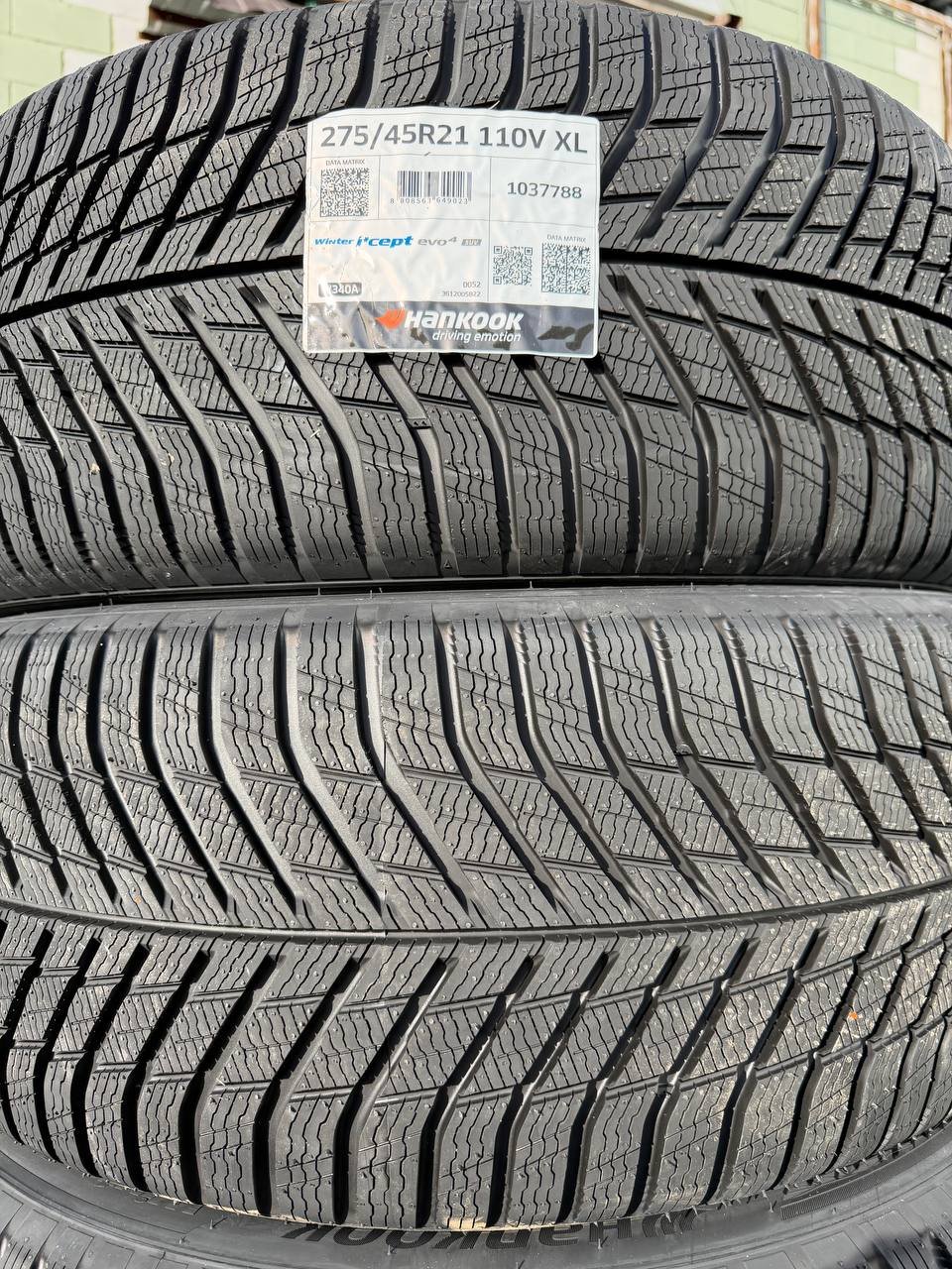 Hankook evo4 SUV 275/45 R21 на складе