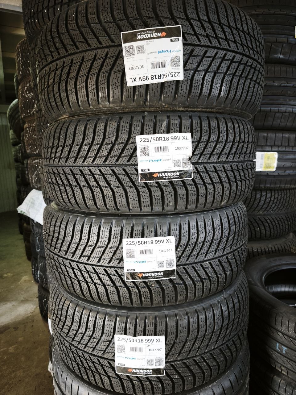 Комплект из 4 шин Hankook evo4 225/50 R18 на складе