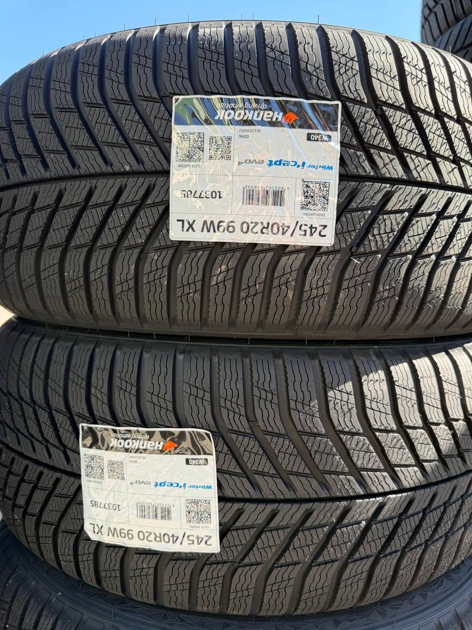 Пара Hankook evo4 245/40 R20 для BMW X1 и X2