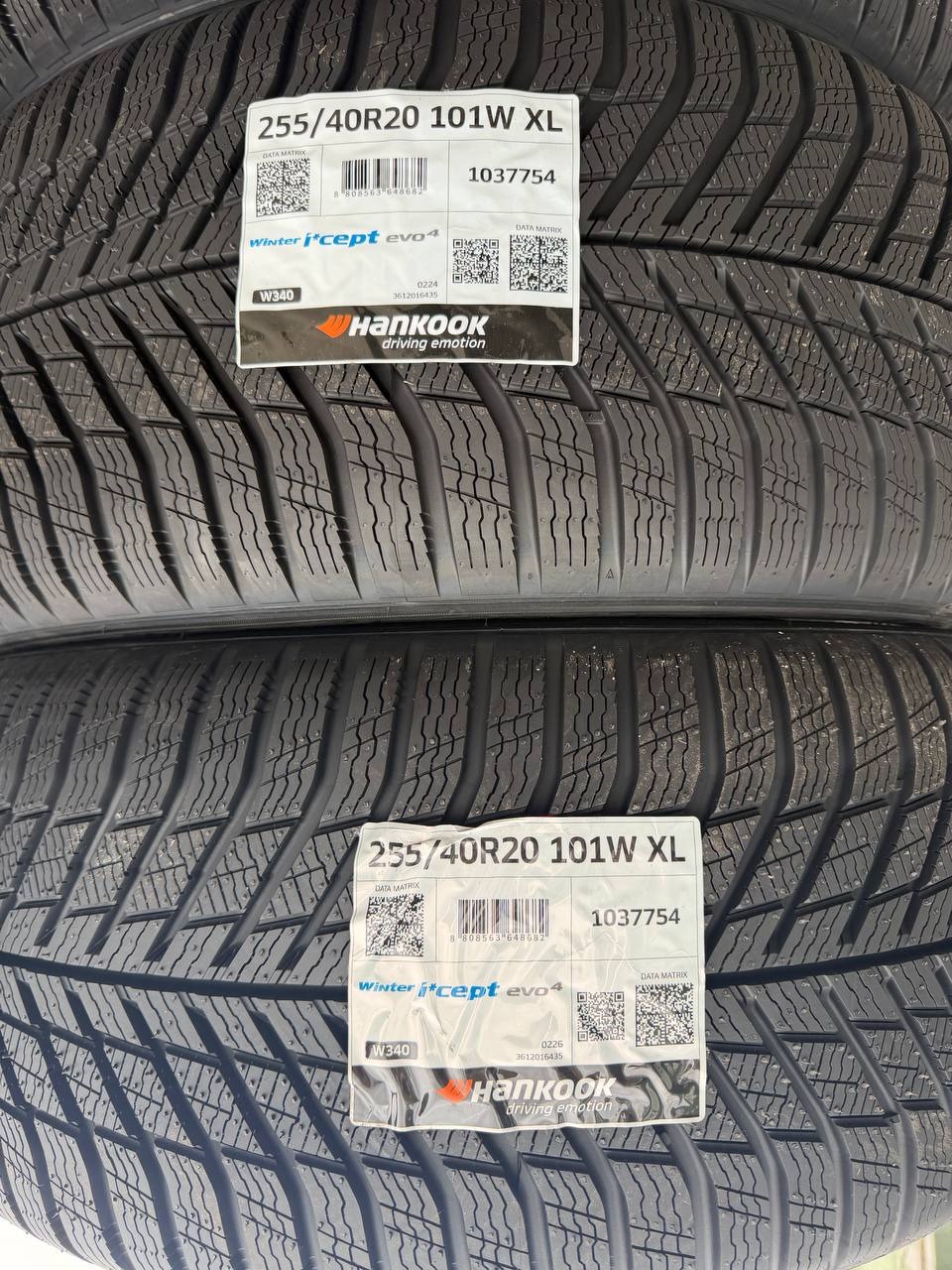 Комплект Hankook Winter i*cept evo4 255/40 R20 для Audi Q3
