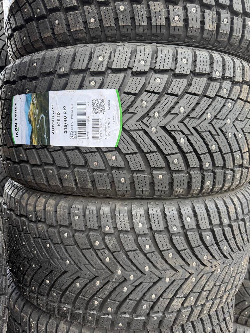 Передняя пара Ikon Ice 10 245/40 R19