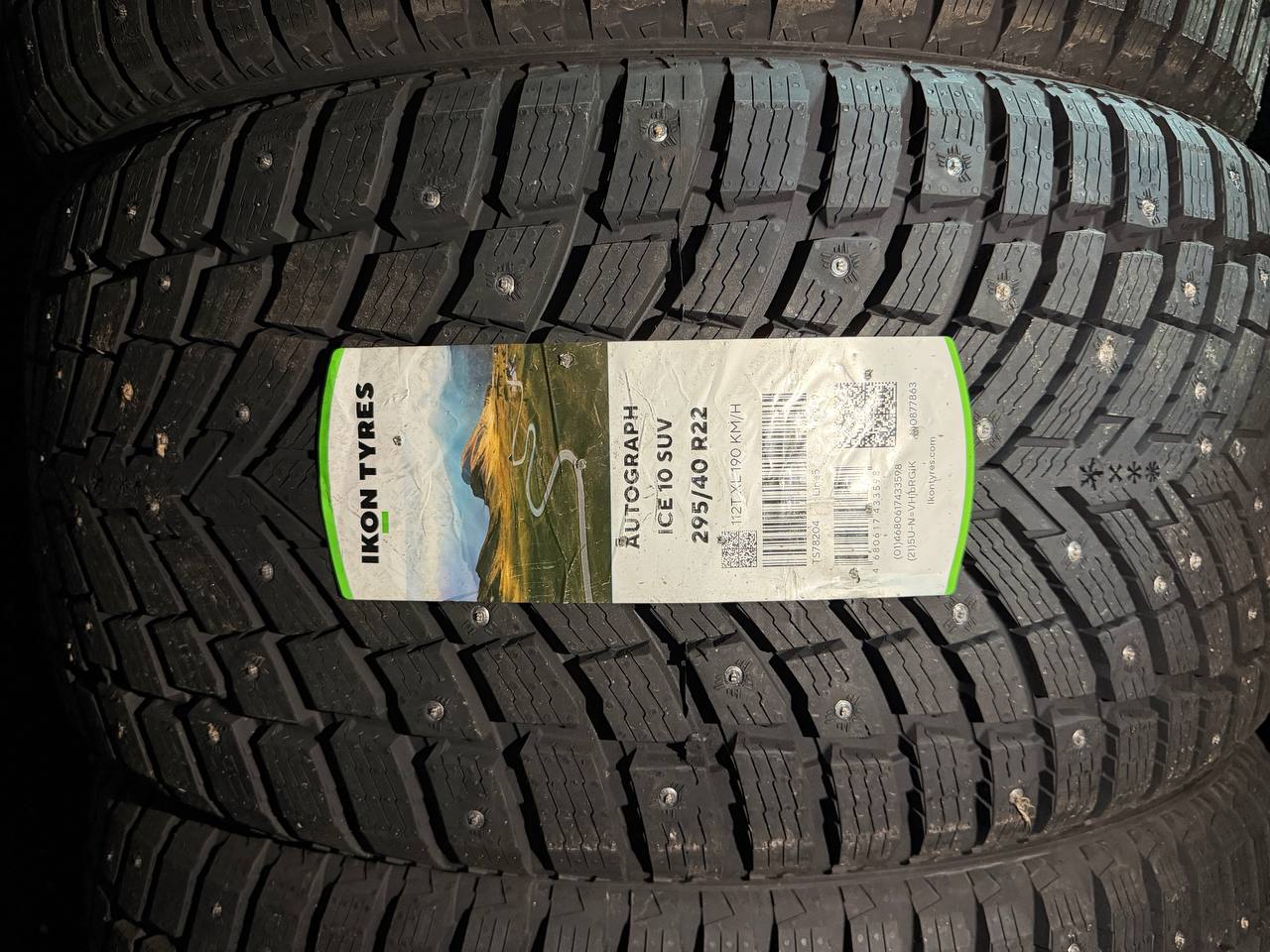 Шипы Ikon Autograph Ice 10 SUV крупным планом