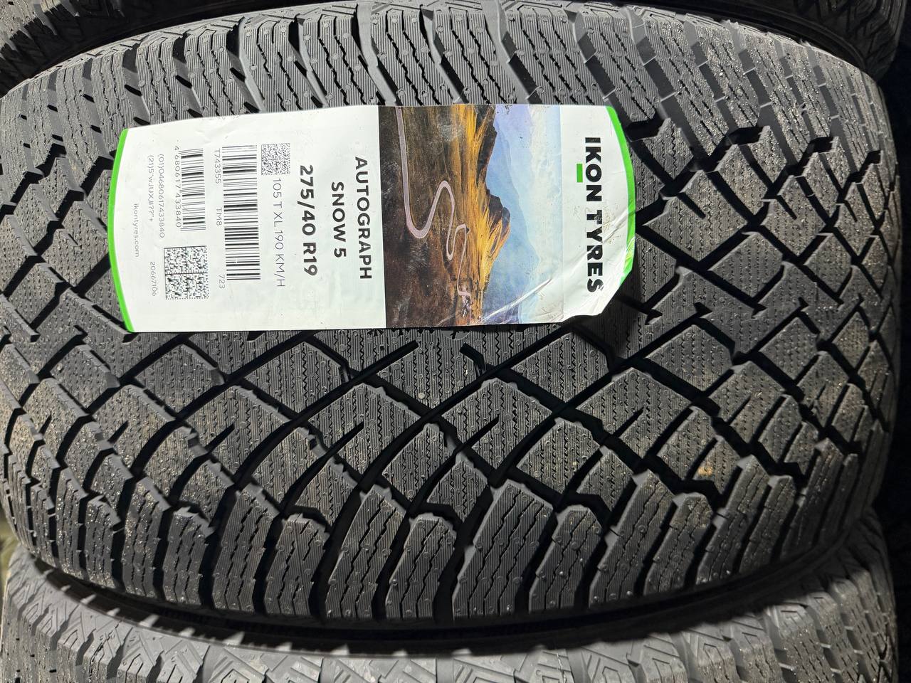 Задняя шина Ikon Autograph Snow 5 275/40 R19 105T XL