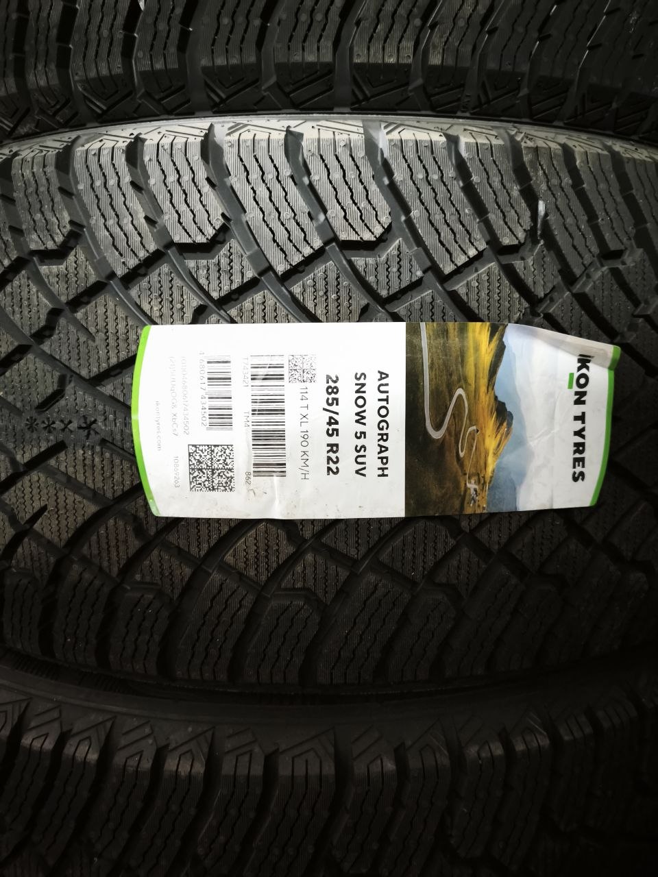 Передняя шина 285/45 R22 114T XL — этикетка