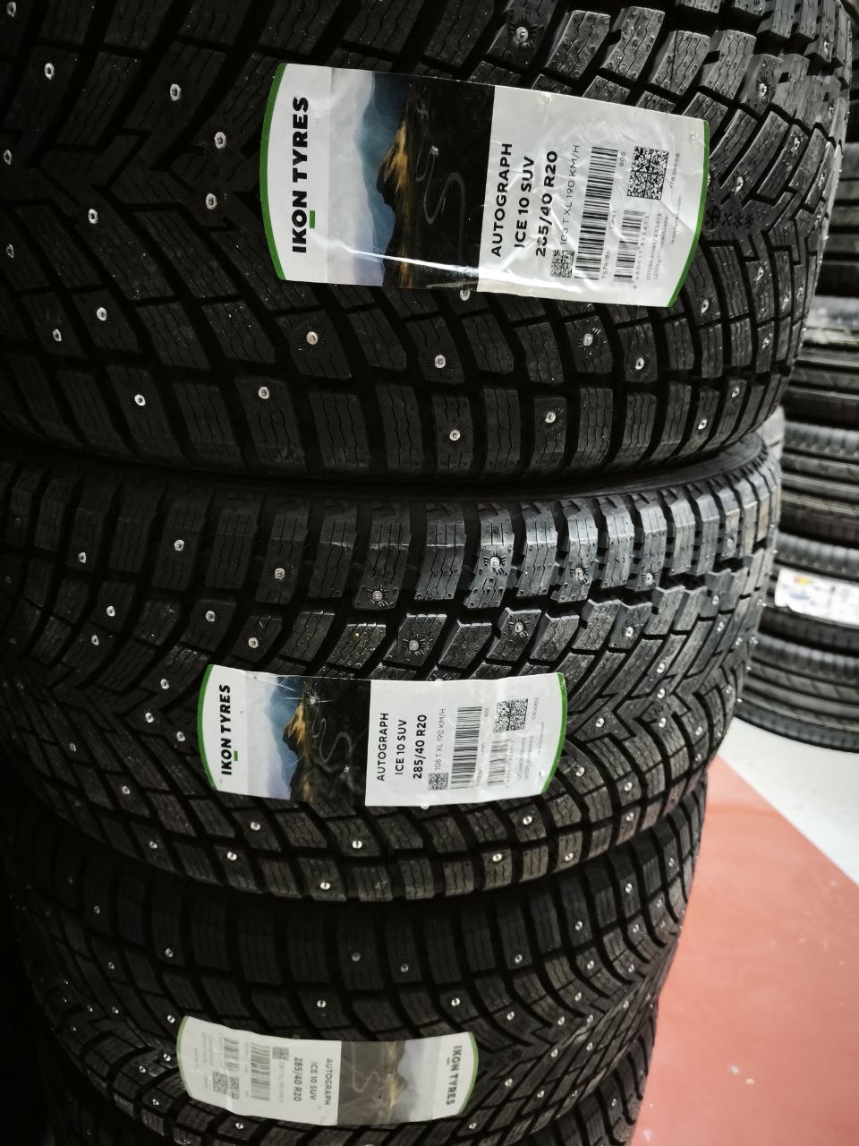 Задние шины 285/40 R20: живое фото