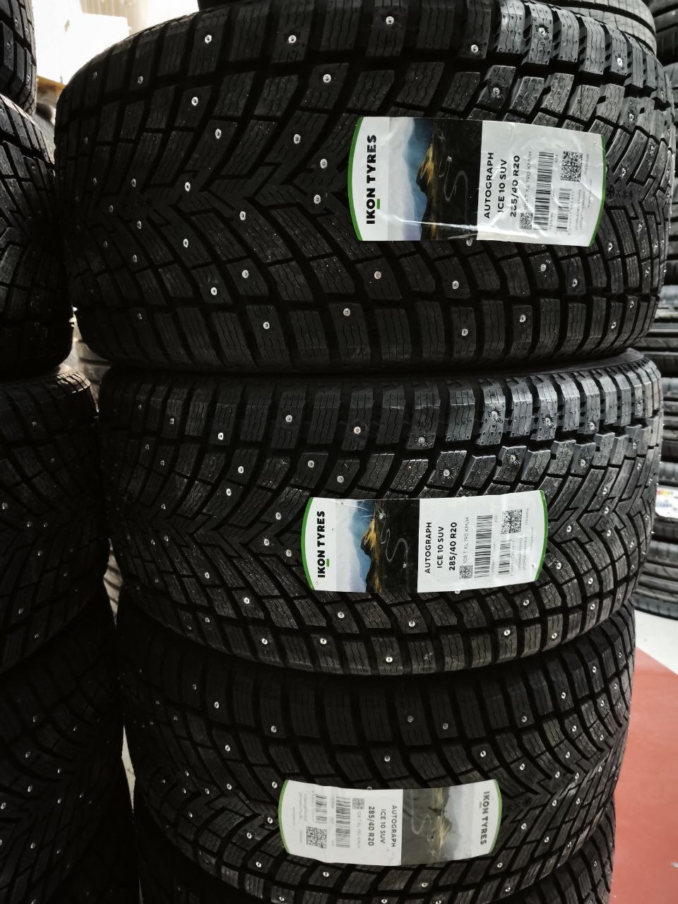Протектор и шипы задних шин 285/40 R20