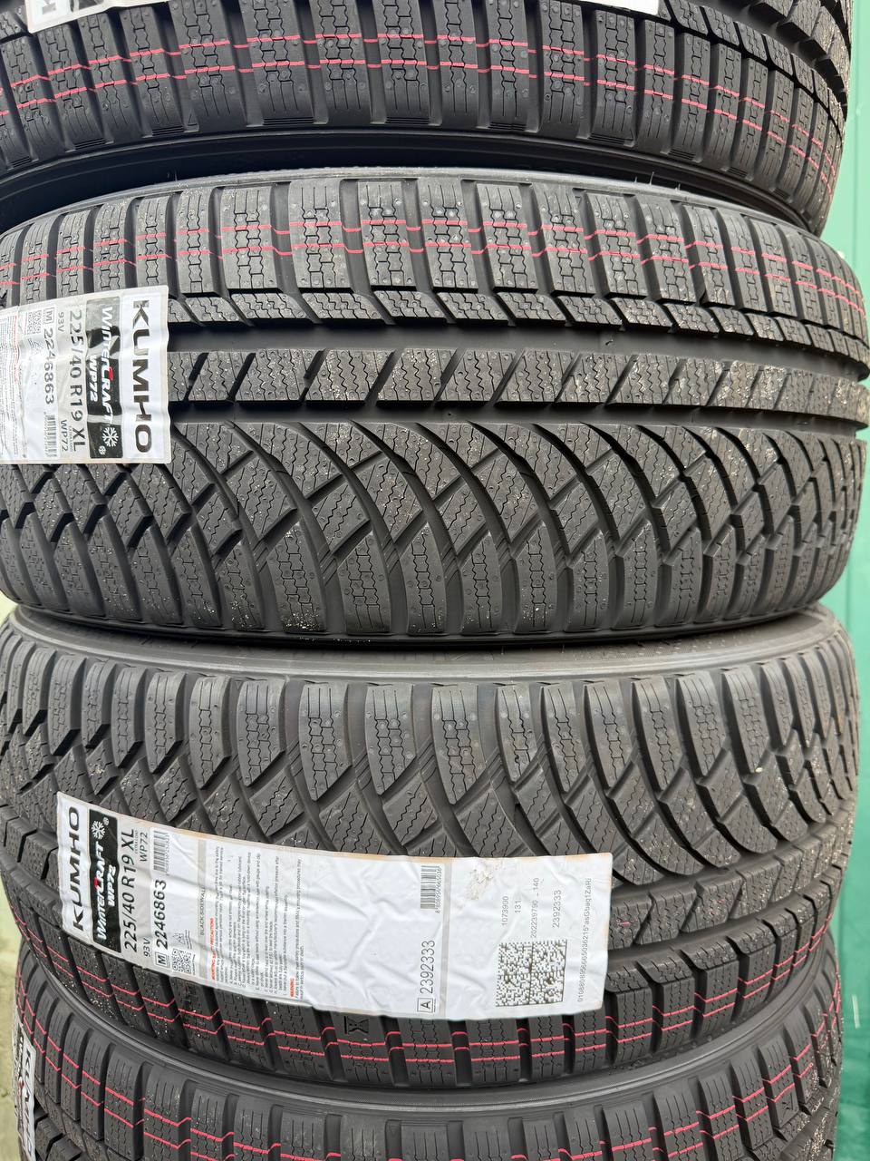 Kumho WinterCraft WP72 225/40 R19 и 255/35 R19