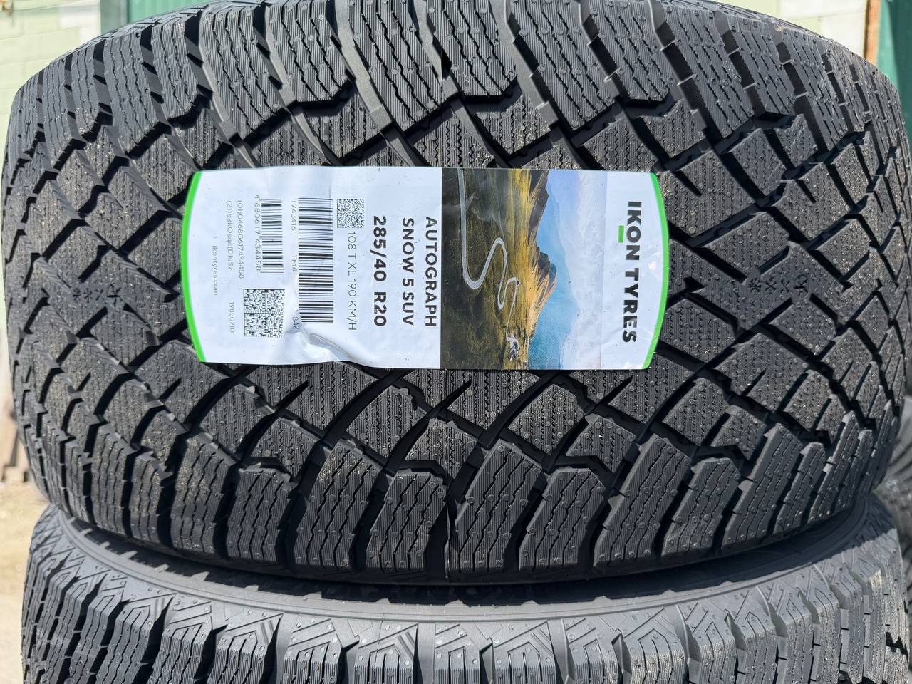 Задняя шина Ikon Autograph Snow 5 SUV 285/40 R20