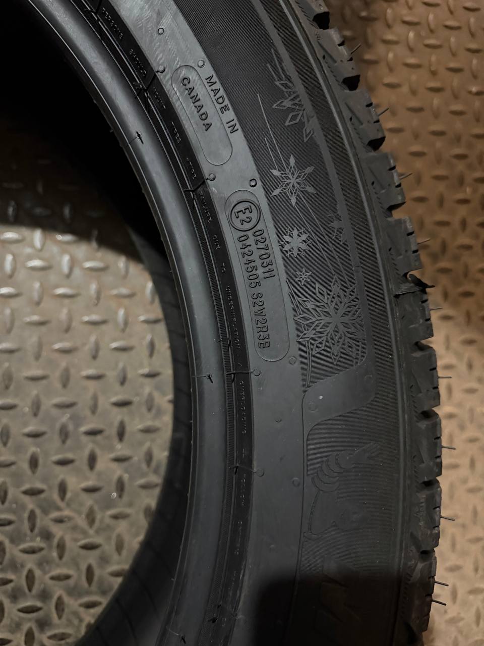 Зимнее оформление боковины Michelin X-Ice Snow+