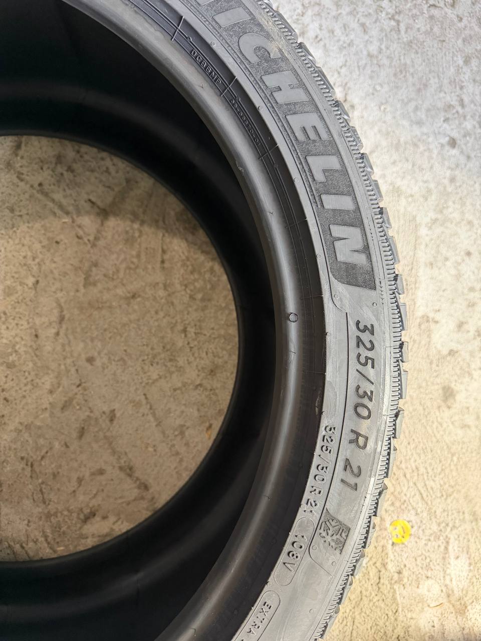 Боковина 325/30 R21 108V