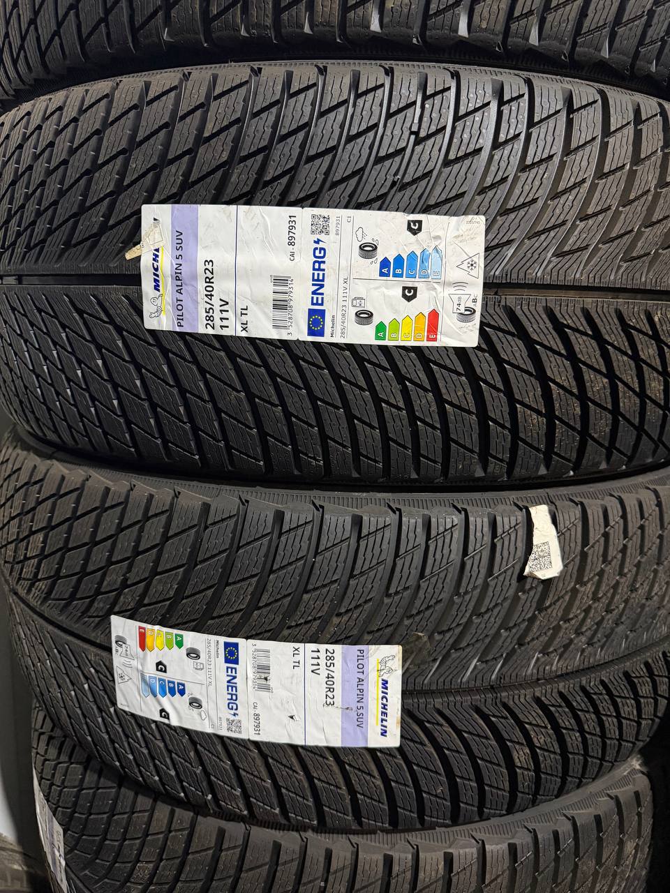 Шины Michelin Pilot Alpin 5 SUV 285/40 R23 с этикетками