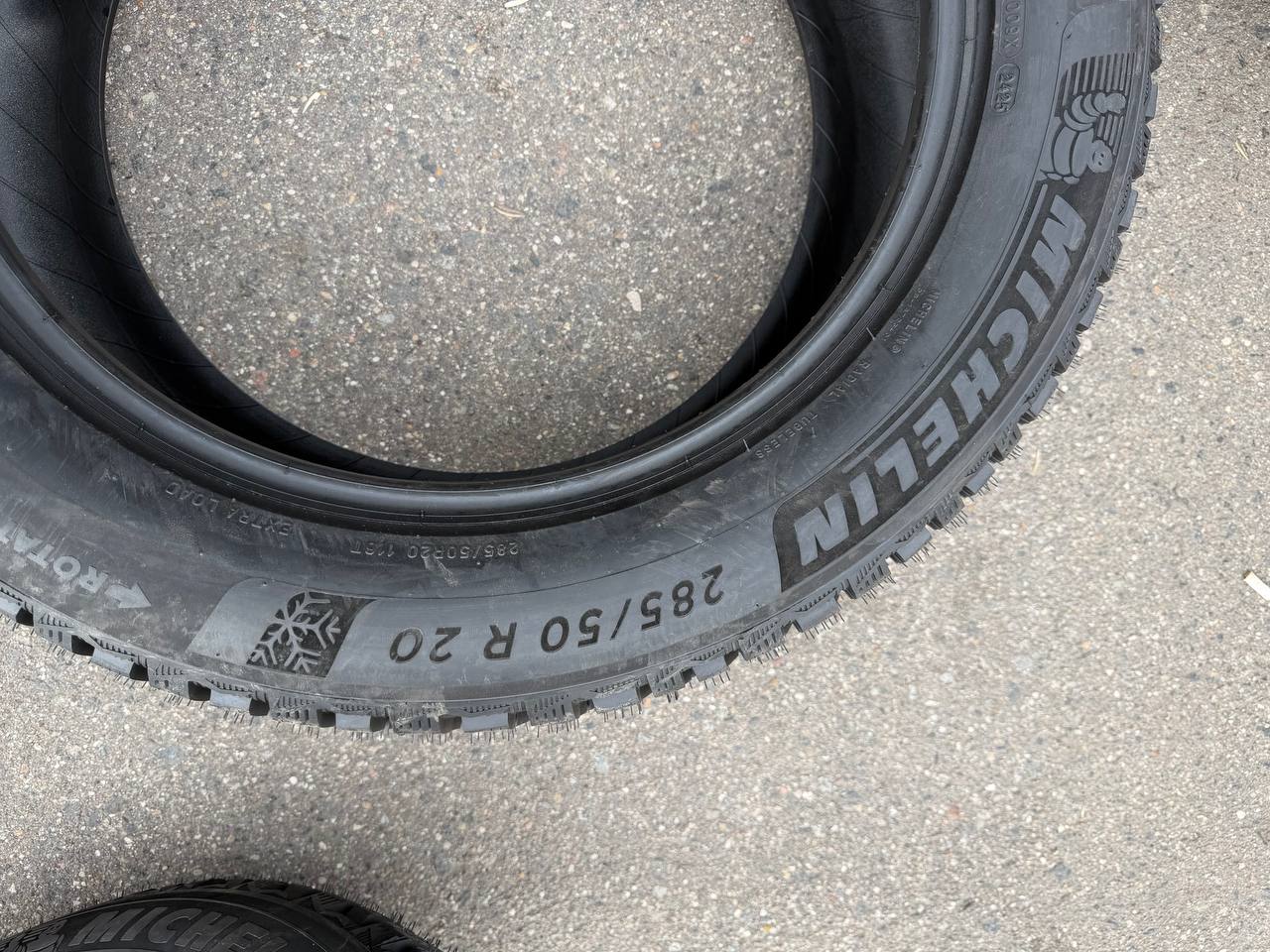 Боковина 285/50 R20 116T: EXTRA LOAD, снежинка
