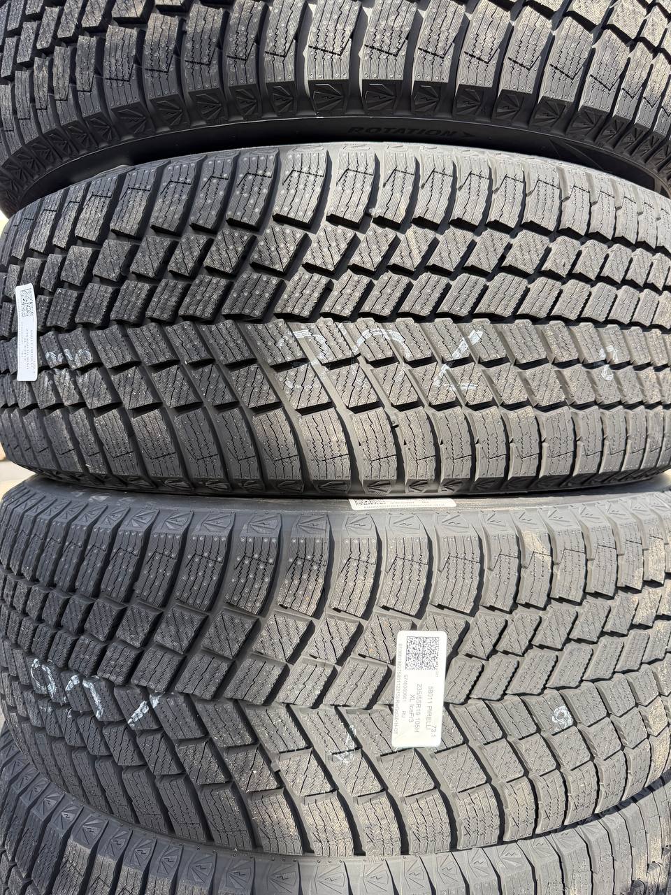 Нешипованные шины Pirelli Ice Zero FR 3 для Audi Q5