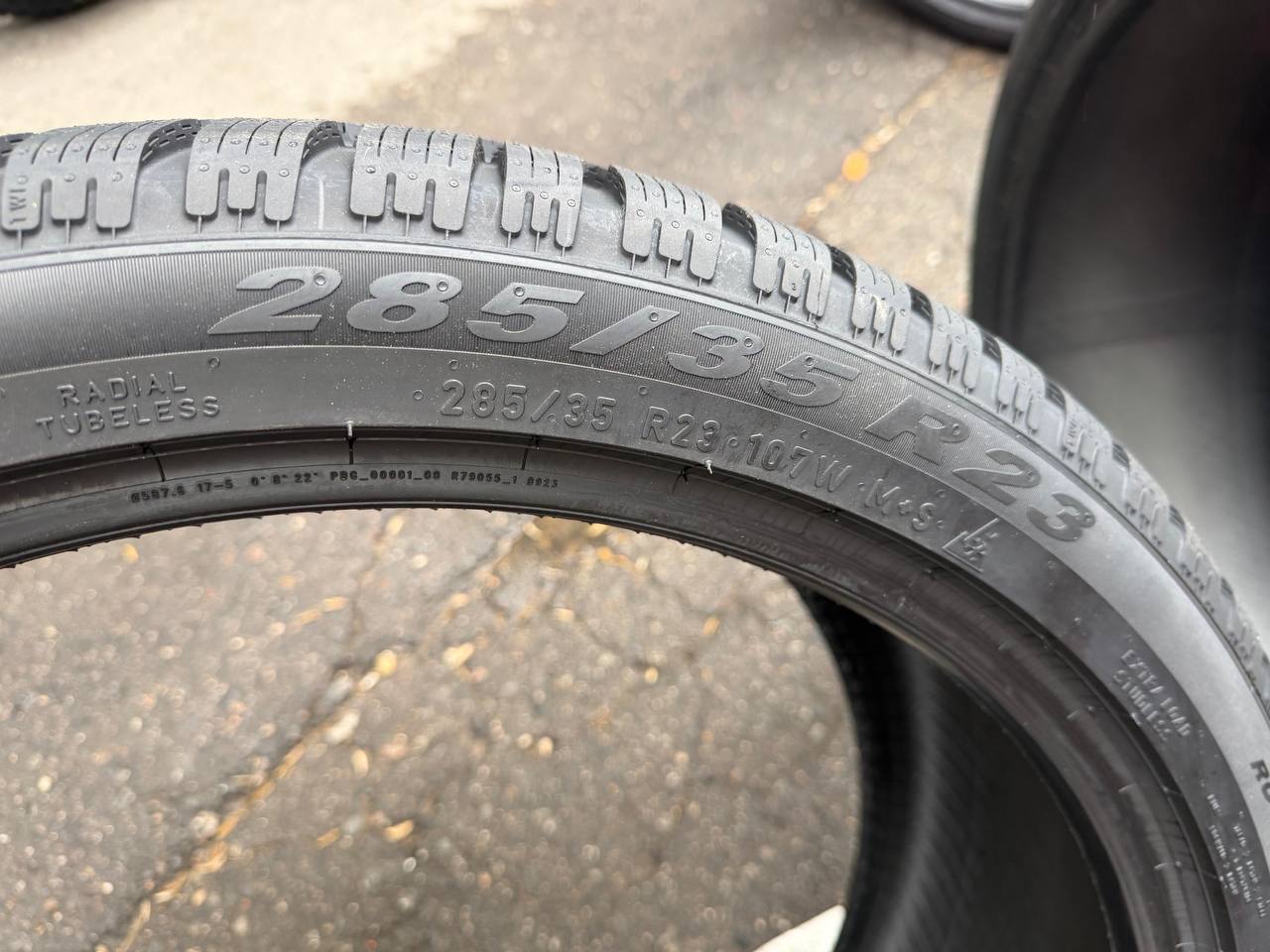 Размер 285/35 R23 107W XL на боковине