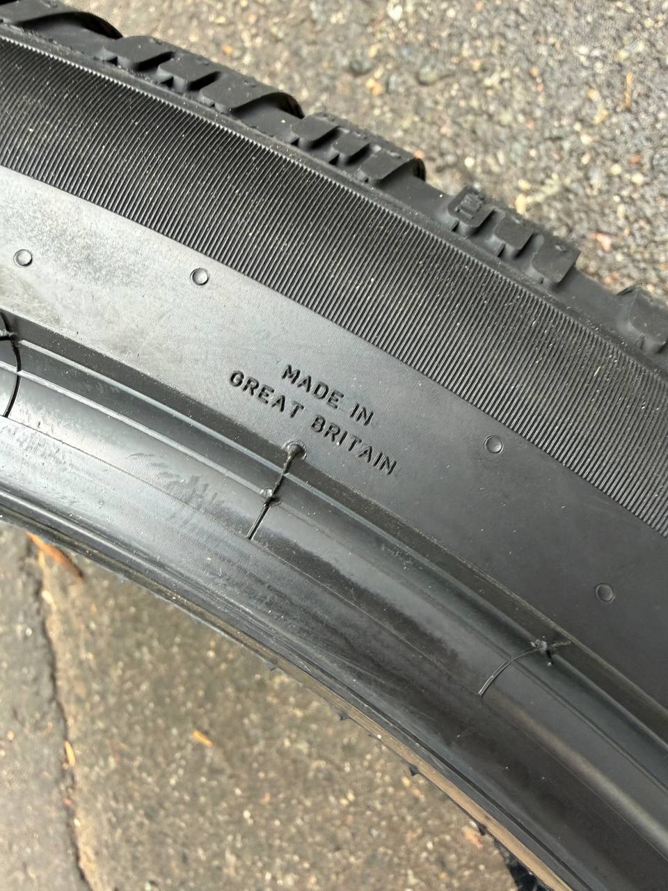 Маркировка Made in Great Britain на боковине
