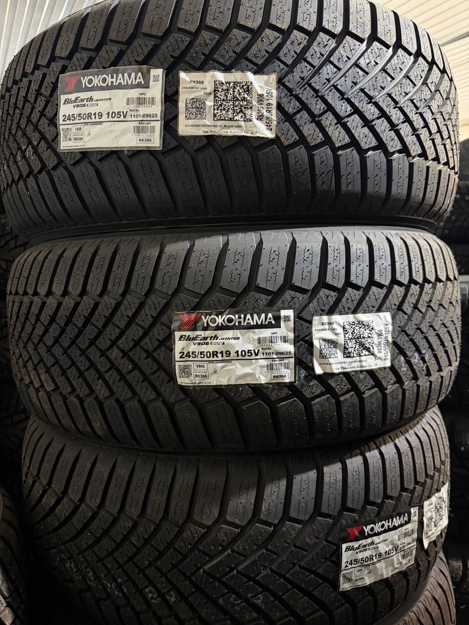 Комплект Yokohama V906 SUV 245/50 R19 на складе