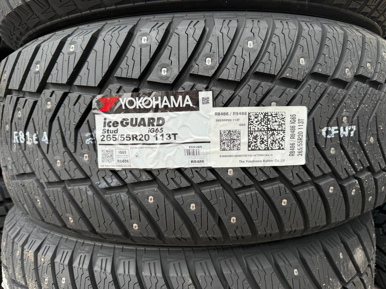 Yokohama iceGUARD Stud iG65 265/55 R20 113T — этикетка и шипы