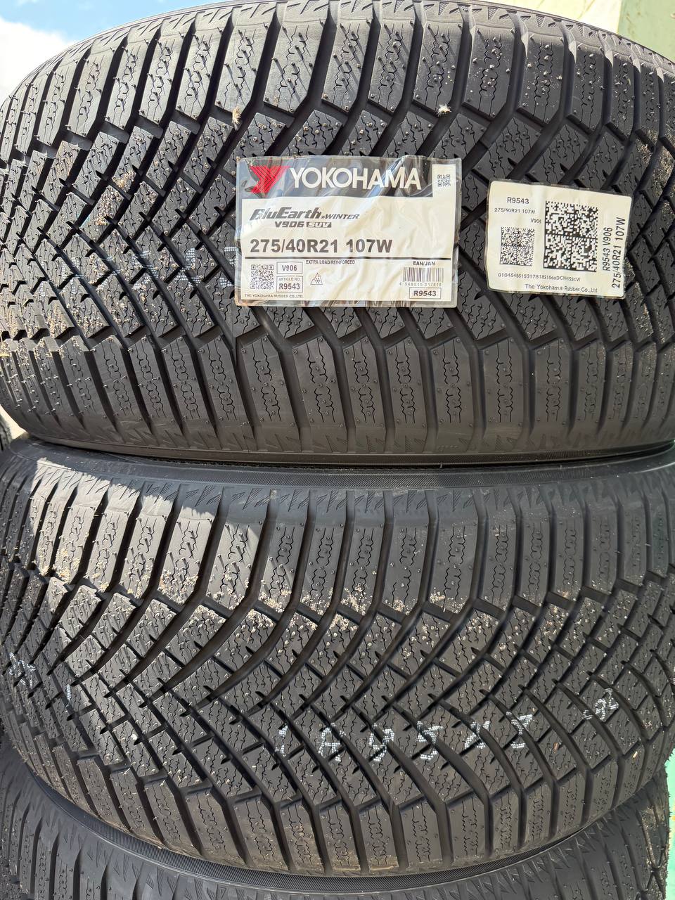 Живое фото передних шин 275/40 R21 и рисунка протектора